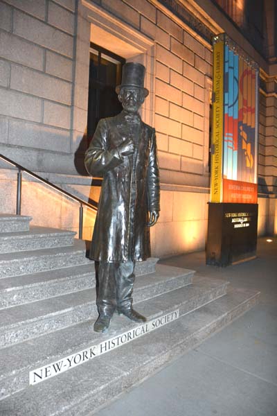 Abraham Lincoln greets us on arrival.  Photo by:  Rose Billings/Blacktiemagazine.com
