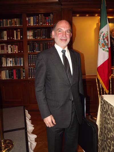 Ambassador Luis Alfonso de Alba G�ngora 