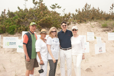 Ernie Rudloff, Uniting Against Lung Cancer Board Member Daisey Holmes, UALC Executive Director Linda Wenger, UALC Board Member Dr. David Hidalgo, UALC President Mary Ann Tighe 