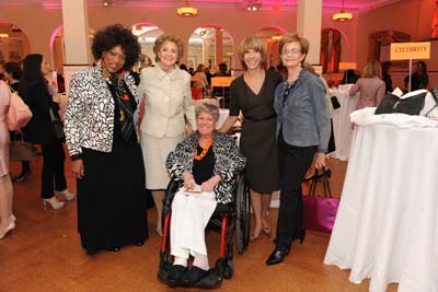 At the S.L.E. Lupus Foundation NY Bag Ladies Luncheon April 25, opera star and Board member Jessye Norman presented the Woman of Achievement award to Mary E. Belle, President, Licensing The Jones Group. Matilda Raffa Cuomo, Former First Lady of New York State, Founder and Chair of Mentoring USA National/International was also honored. Pictured here with Jessye, Mary and Matilda are S.L.E. Lupus Foundation co-founder Susan Golick and Executive Director Margaret Dowd