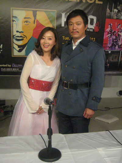 08-02-11 Cast members Sang Eun Lee and Sung Hwa Jeong who star in "Hero" at a press conference at Korean Services Gallert. 460 Park Avenue. Monday morning 08-01-11