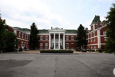 bourne mansion courtyard