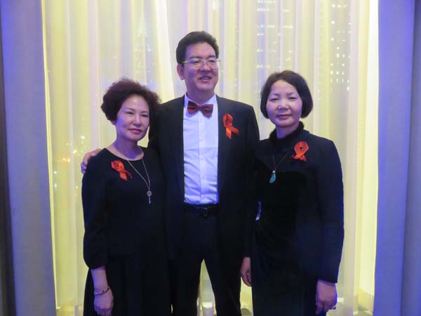Tang Grongcheng, Zhu XiuYing, Wang Jianxia.  Photo by:  GMK/Blacktiemagazine.com