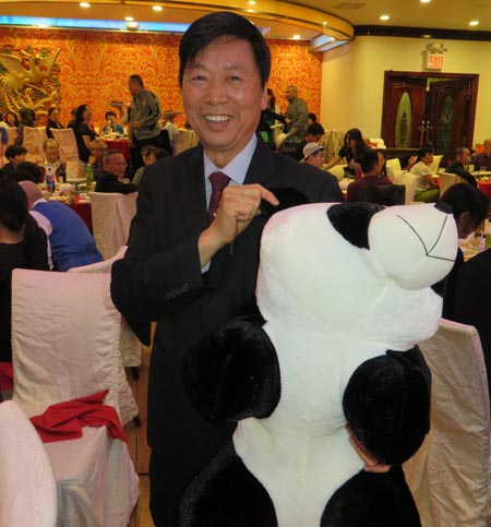  Peng Qihong, Chairman, Hunan Association