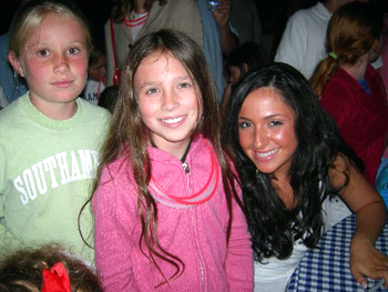  Ciara Mc Connell, Alana Galloway, Gabrielle Ross (singer).