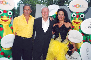 Campion Platt, Robert Wilson and Tatiana Platt wearing a fabulous dress designed by Colombian designer Edwing D'Angelo.