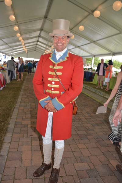 Ringmaster Alan Keeley. Photo by: Rose Billings/Blacktiemagazine.com