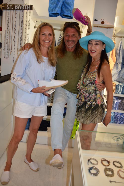 Libby Fitzgerald (Designer Seastar Beachwear with her Beachcomber Espadrilles),Thierry de Badereau, and Lucia Hwong Gordon at Sun Barth Jobs Lane Southampton.  Photo by:  Rose Billings/Blacktiemagazine.com