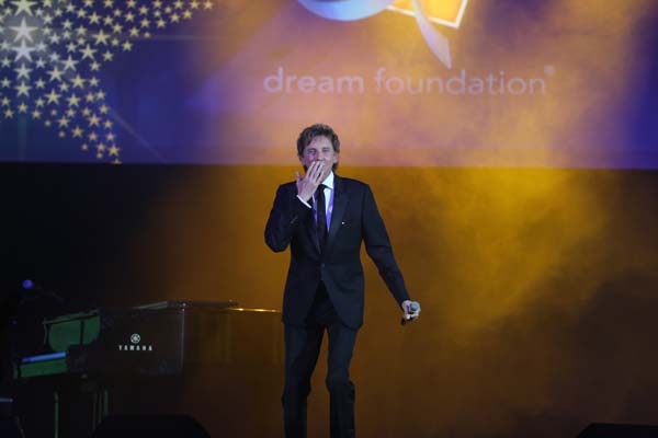 Barry Manilow - Dream Foundations 2013 Celebration of Dreams Gala Humanitarian Award Recipien. Photo by Baron Spaffordt