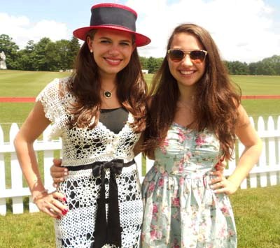 Cassandra Skoufalos, Eva Skoufalos