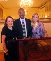 Cathryn Lenihan, President of WNRC, Dr. Benjamin Carson, Ronnie Perl, Event Chair. Photo by: Vincent Menza