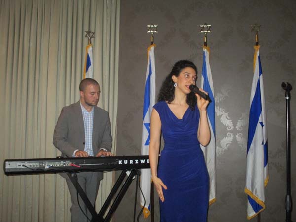 Lianne Aharony, singer and Tal Sharaf, keyboard Phoot by: Joyce Brooks/Blacktiemagazine.com