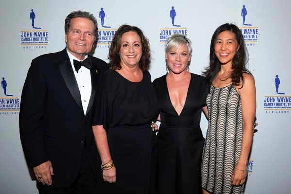 Patrick Wayne (JWCI Chairman & son of JohnWayne), Anita Swift (JWCI Auxiliary President and granddaughter of John Wayne), Alecia P!nk Moore, Dr. Maggie DiNome (The Duke honoree).  Photo by:  Vince Bucci