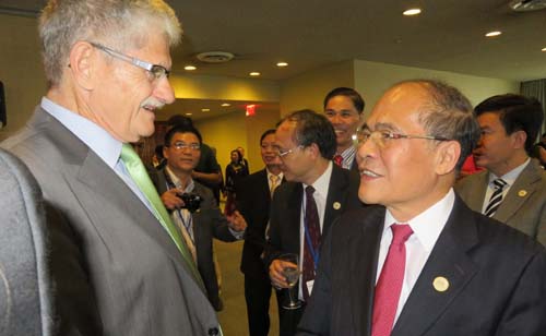 H. E. Mogens Lykkrtoft of Denmark,H.E. Mr. Nguyen Sinh Hung, President of the National Assembly of Viet Nam