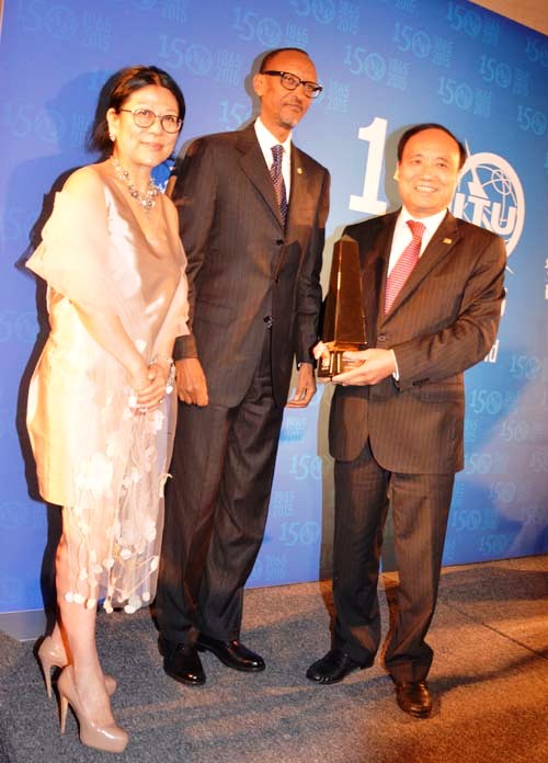 Sheri Yan, Co-Founder and CEO of the Global Sustainability Foundation, H.E. President Paul Kagame President of the Republic of Rwanda, Mr. Houlin Zhao, Secretary General of ITU