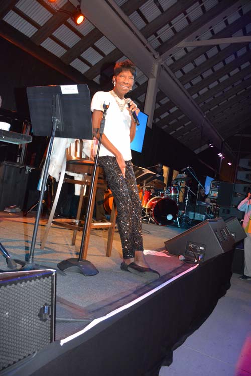 Natalie Cole.  Photo by:  Rose Billings/Blacktiemagazine.com