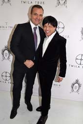 Greg Kelly and Zang Toi. Photo by: Rose Billings/Blacktiemagazine.com
