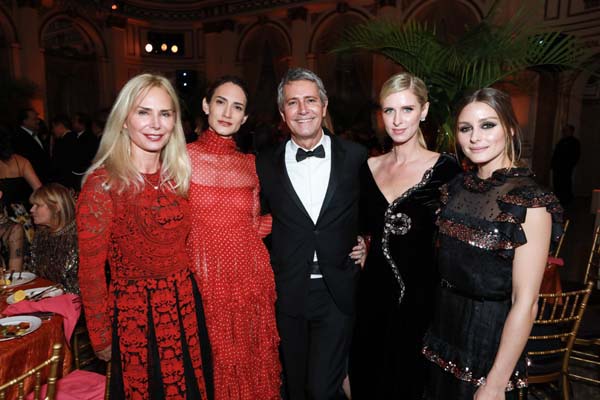 Valesca Guerrand-Herms, Zani Gugelmann, Carlos Souza, Nicky Hilton Rothschild, Olivia Palermo. Photo by: Gonzalo Marroquin/PMC