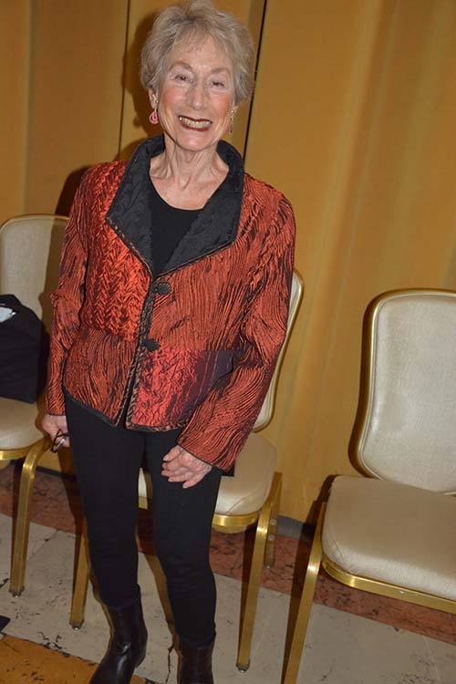 A gleeful moment backstage with Jane Brody, recipient of the Dr. Herbert Pardes &nbsp;Inspire Award&nbsp;. Photo by: Rose Billings/Blacktiemaagzine.com