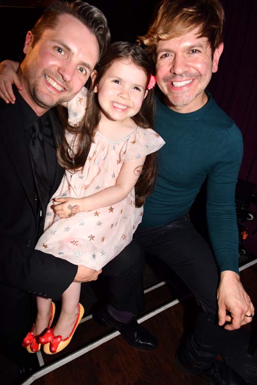 Clint Edwards’s loving family. Photo by: Rose Billings/Blacktiemaagzine.com