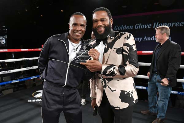  Sugar Ray Leonard and Anthony Anderson pose onstage during the Sugar Ray Leonard Foundation "Big Fighters, Big Cause" charity boxing night at The Beverly Hilton on May 24, 2023 in Beverly Hills, California. (Photo by Jon Kopaloff/Getty Images for the Sugar Ray Leonard Foundation)