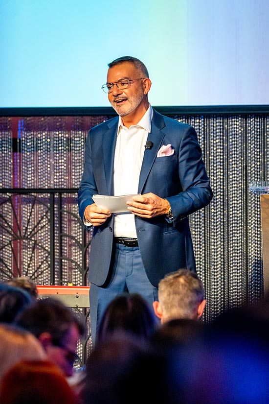 Stan Ponte - auctioneer