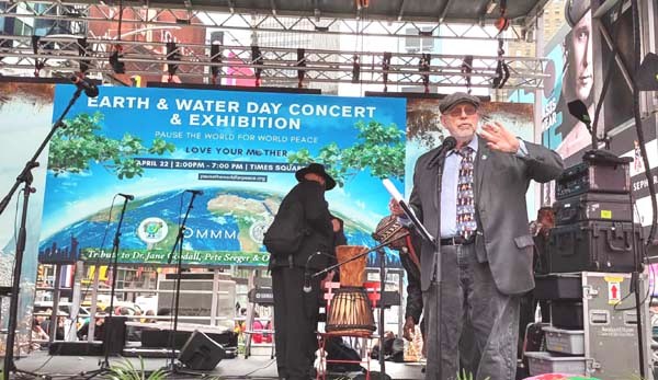 Earth_and_Water_Day_Concert_Times_Square-3_Paul_Sladkus