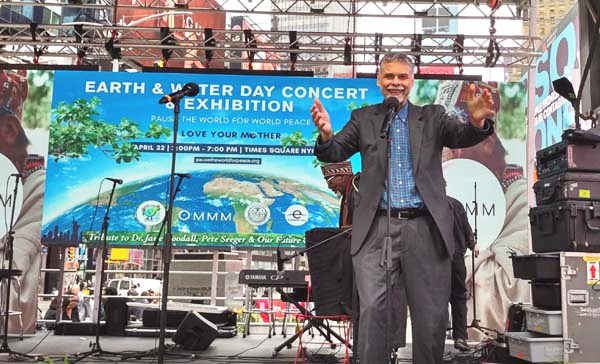 Earth_and_Water_Day_Concert_Times_Square-4_Rick_Ulrich