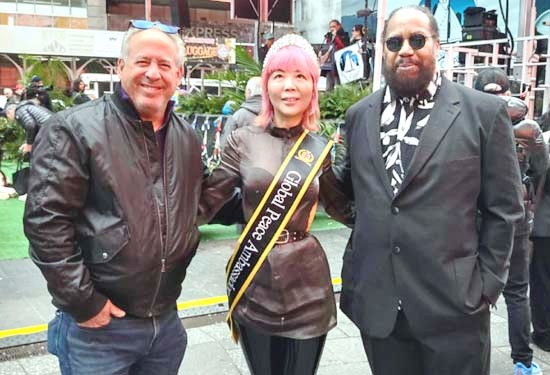 Earth_and_Water_Day_Concert_Times_Square-8 _Howie Rosen_Rachel_Song_Larry_Matthews