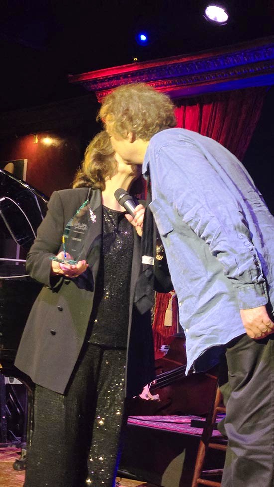 Linda Amiel Burns, presenting The Lifetime Achievement Award to Sidney Myer