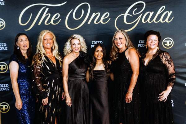 Frred_People_the_one_gala_main_photo_Beth Niemann, Kakki Pittman, Michele Simmonds, Lizbeth Escobedo,