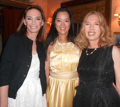 Michelle-Marie Heinemann: Michele Gerber Klein, Cassandra Seidenfeld and Lauren Lawrence. Photo by: Joyce brooks
