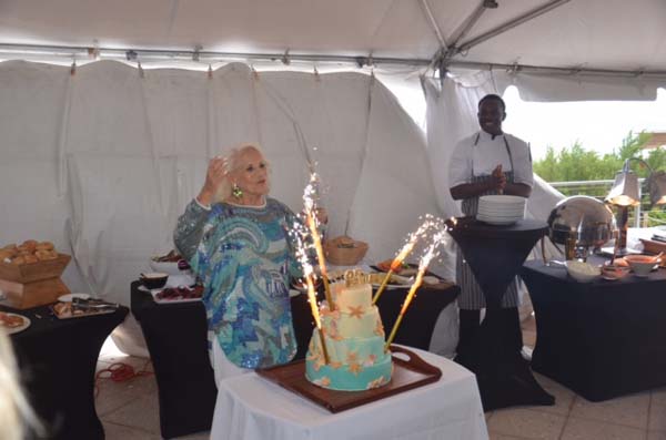 Sylvia's "dazzling" cake
