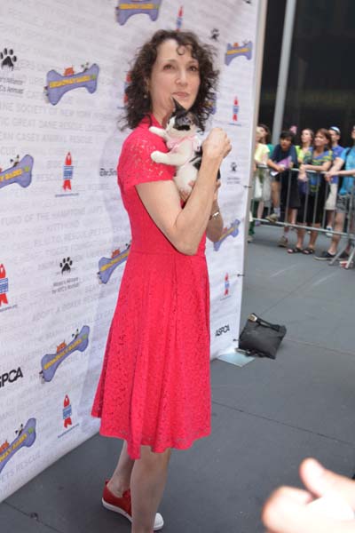 BeBe Neuwirth and kitten... Totally Adorable....  Photo by:  Rose Billings/Blacktiemagazine.com