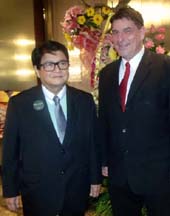 Felino "Jun" Palafox and Nigel P. Cosans, Executive Producer, 21st Television Corp. Photo  by: &nbsp;LiLibeth T. Pongos 