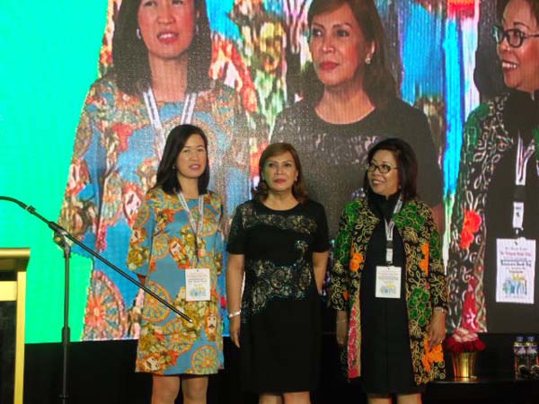 Recognition Ceremony of the Top Philippine Model cities.  Photo by:  GMK/Blacktiemagazine.com