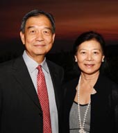 Getty Board Member David Lee and his wife Blue Ribbon memberand event co-chair Ellen Lee